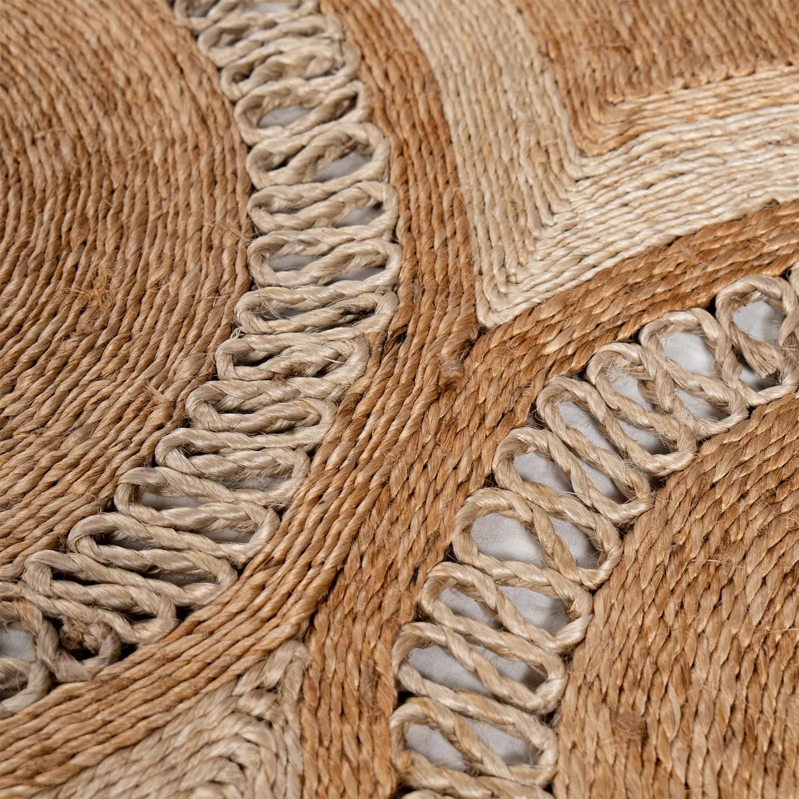 P15.4-Handwoven Round Pattern Jute Mat