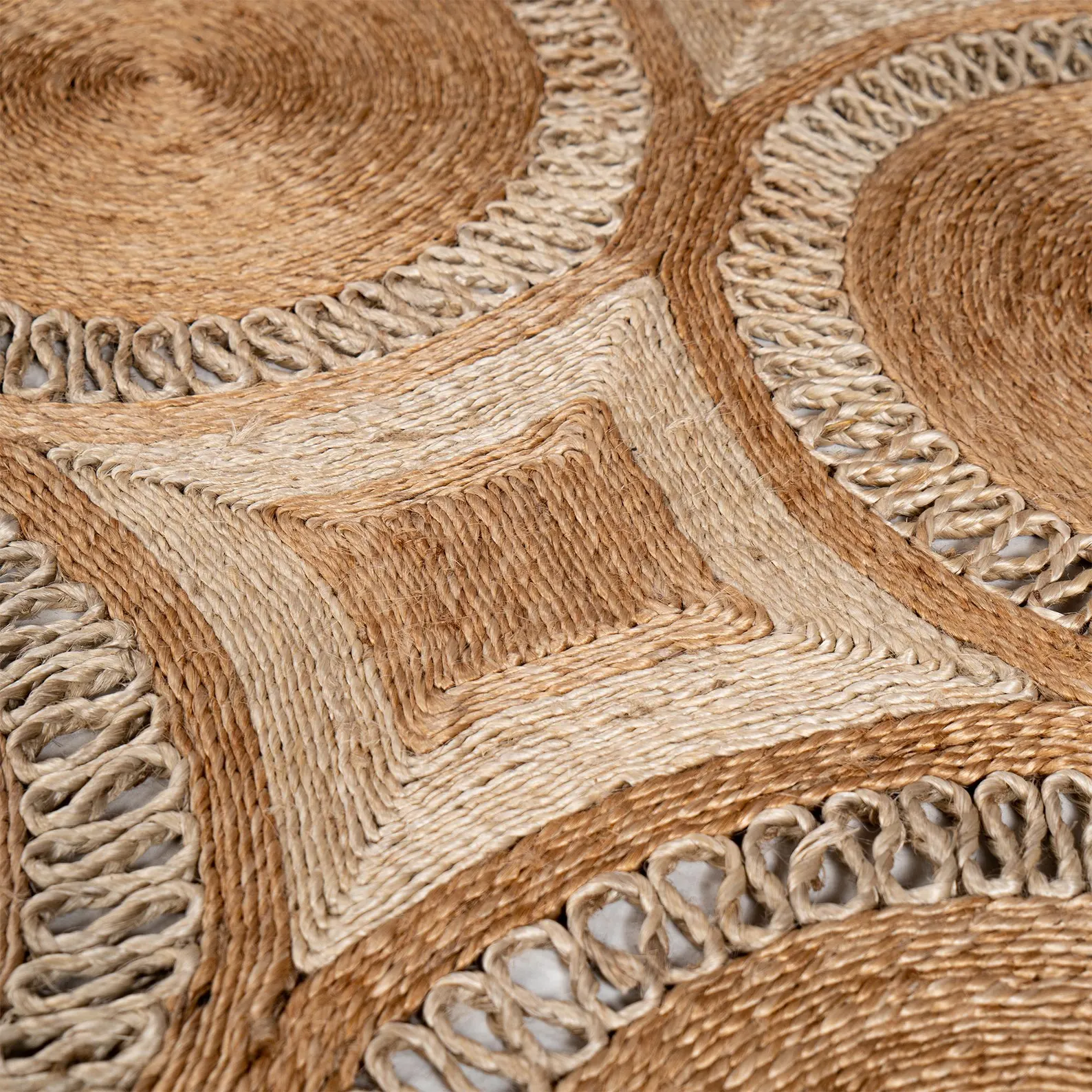 P15.5-Handwoven Round Pattern Jute Mat